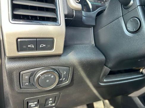 Used 2020 Ford F150 Lariat w/ Equipment Group 502A Luxury AWD/4WD image 30