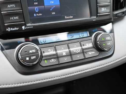 Used 2015 Toyota RAV4 XLE AWD/4WD image 24