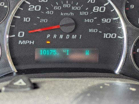 Used 2016 Chevrolet Express 2500 RWD image 25