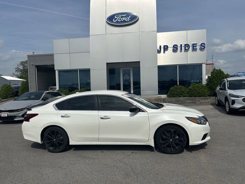 Used 2018 Nissan Altima 2.5 SR w/ SR Midnight Edition image 3