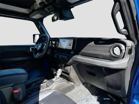 Used 2024 Jeep Wrangler Sahara w/ Technology Group image 27