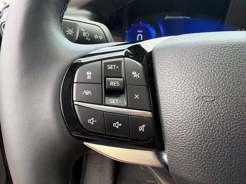 Certified 2023 Ford Explorer Platinum w/ Technology Package AWD/4WD image 21