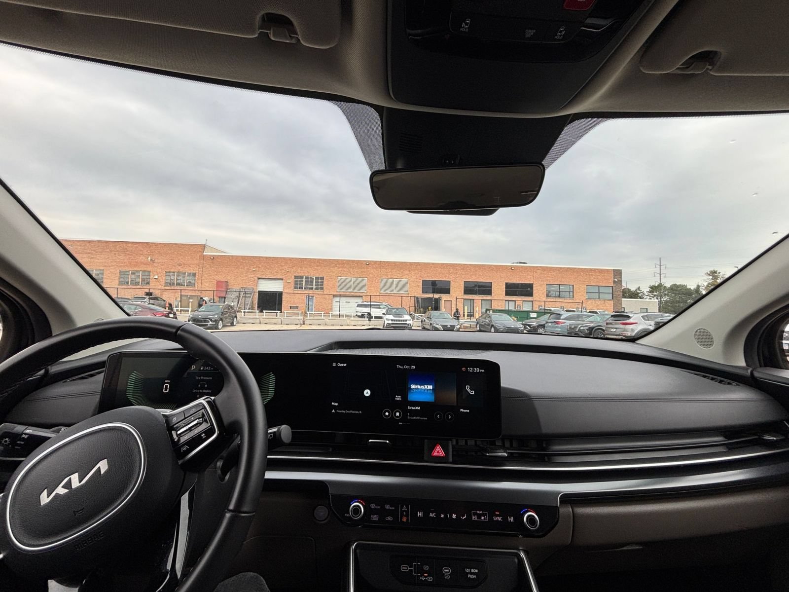 Used 2026 Kia Carnival FWD image 33