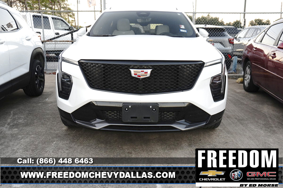 Certified 2025 Cadillac XT4 Sport FWD image 2