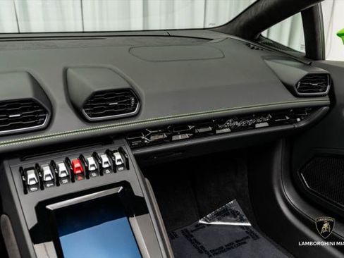 Used 2021 Lamborghini Huracan EVO RWD image 39