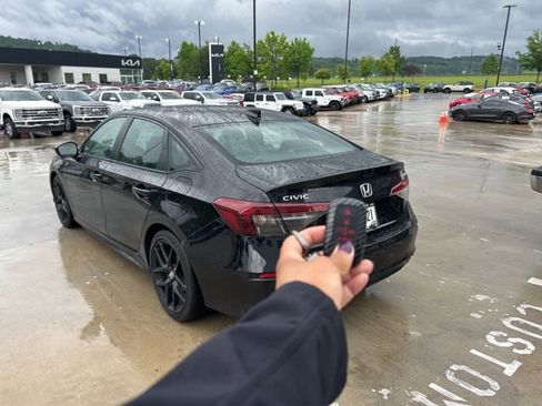 Used 2025 Honda Civic Sport image 29