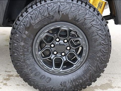 New 2024 Chevrolet Colorado ZR2 w/ ZR2 Bison Edition AWD/4WD image 4
