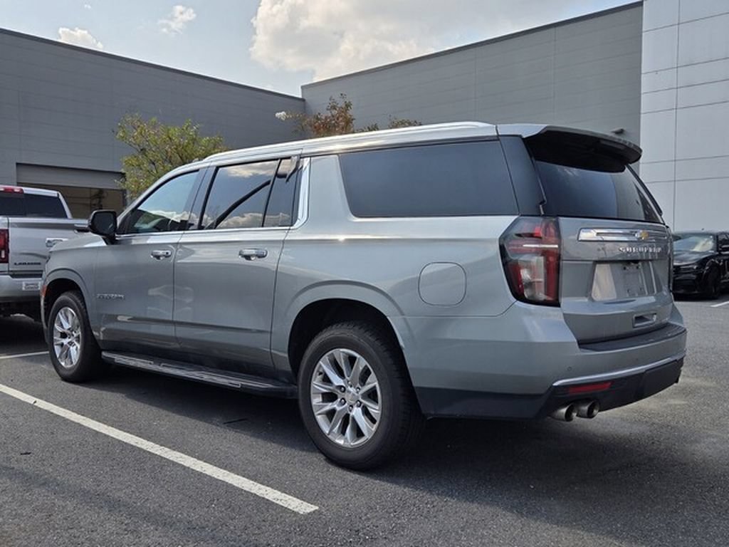 Used 2023 Chevrolet Suburban Premier RWD image 3