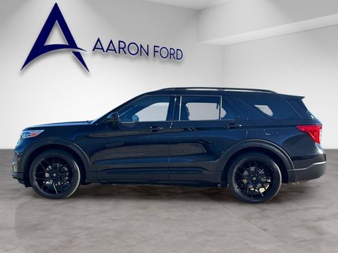 Used 2020 Ford Explorer XLT w/ Equipment Group 202A image 2