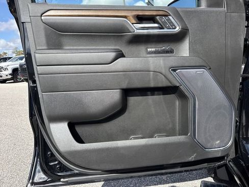 Used 2024 Chevrolet Silverado 1500 High Country w/ High Country Premium Package image 37