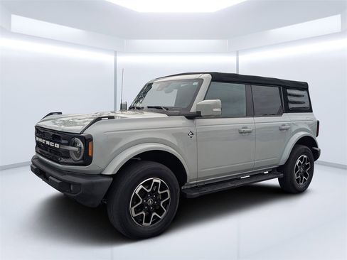 Used 2022 Ford Bronco Outer Banks image 7