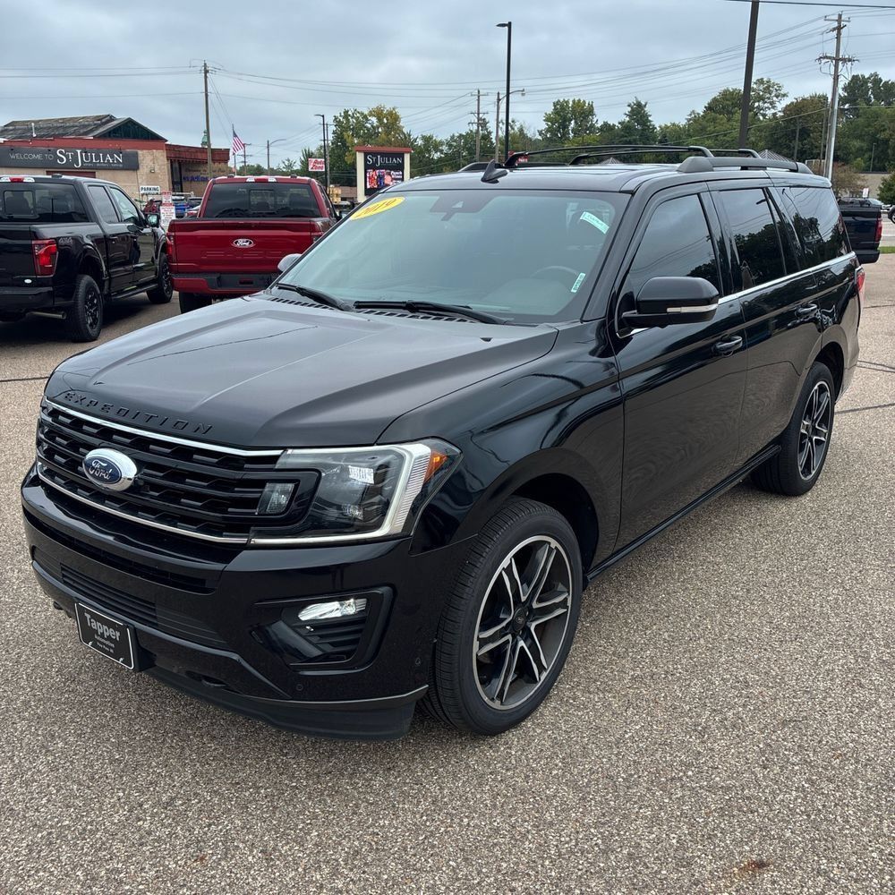 Used 2019 Ford Expedition Limited w/ Equipment Group 303A AWD/4WD image 2