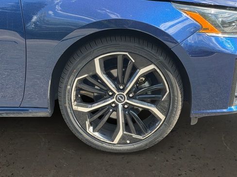 Used 2024 Nissan Altima 2.5 SR FWD image 9