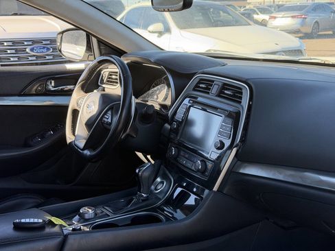 Used 2016 Nissan Maxima SR image 21