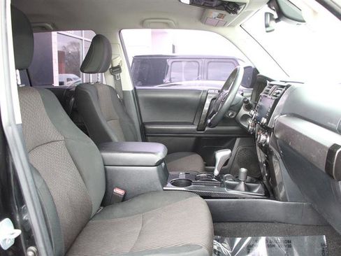 Used 2020 Toyota 4Runner TRD Off-Road AWD/4WD image 25