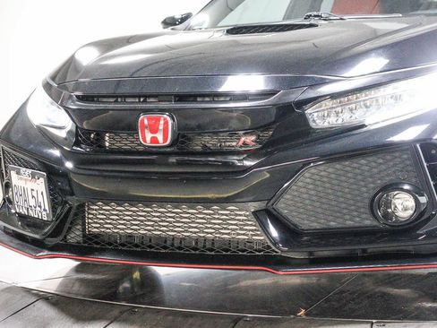 Used 2019 Honda Civic Type R image 8
