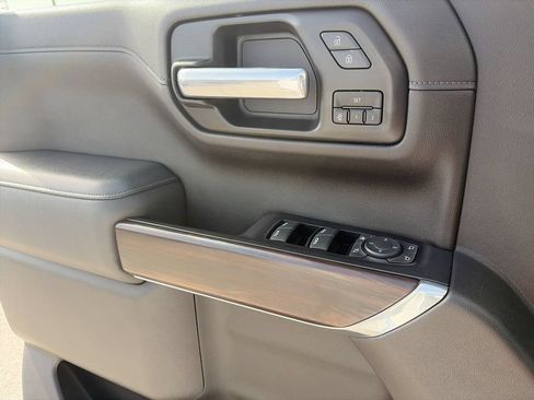 Used 2019 GMC Sierra 1500 SLT w/ SLT Premium Plus Package AWD/4WD image 29