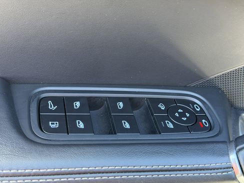 Certified 2022 Porsche Cayenne Turbo S image 24