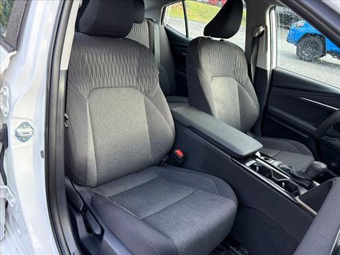 Used 2025 Toyota Camry LE image 31