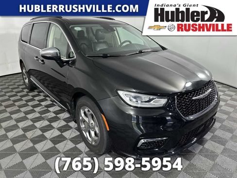 Used 2023 Chrysler Pacifica Limited FWD image 1