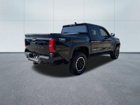 Used 2024 Toyota Tacoma TRD Off-Road AWD/4WD image 5