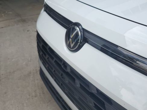 Certified 2026 Volkswagen Tiguan SE AWD/4WD image 10