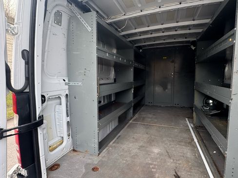 Used 2014 Mercedes-Benz Sprinter 2500 image 32