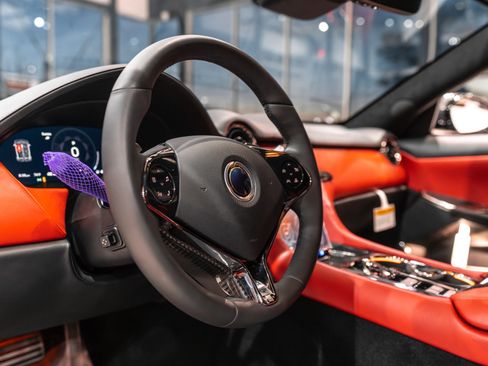 Used 2025 Karma Revero Luxury image 9