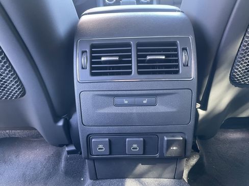 Used 2025 Jaguar F-PACE R-Dynamic S image 28