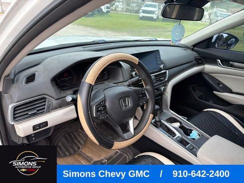Used 2019 Honda Accord LX image 10