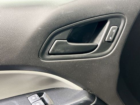 Used 2018 Chevrolet Colorado W/T RWD image 16