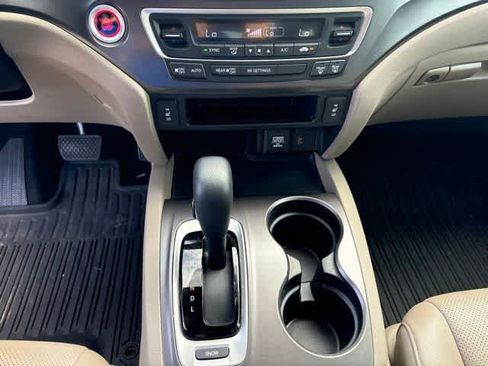 Used 2017 Honda Ridgeline RTL-T image 19
