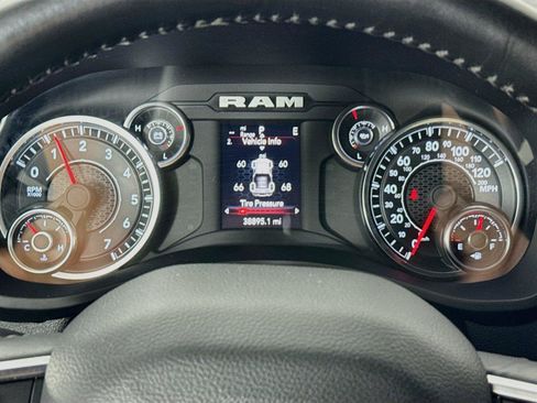 Used 2024 RAM 2500 Big Horn AWD/4WD image 18