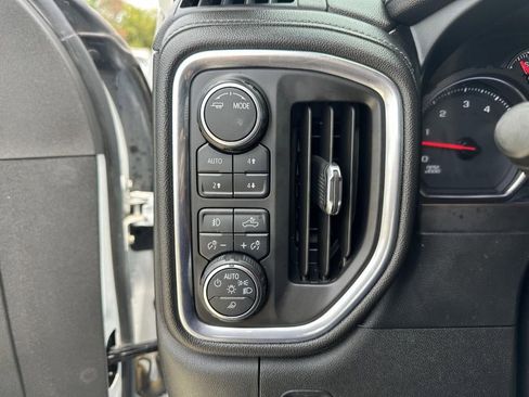 Used 2020 Chevrolet Silverado 2500 LTZ w/ LTZ Convenience Package image 18