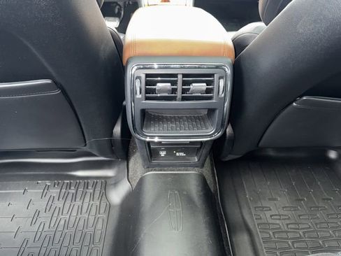 Used 2020 Lincoln Continental Black Label w/ Rear Seat Amenities Package image 33