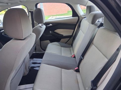 Used 2014 Ford Focus SE FWD image 10