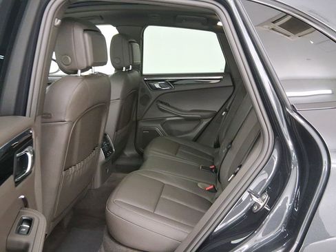 New 2026 Porsche Macan image 13