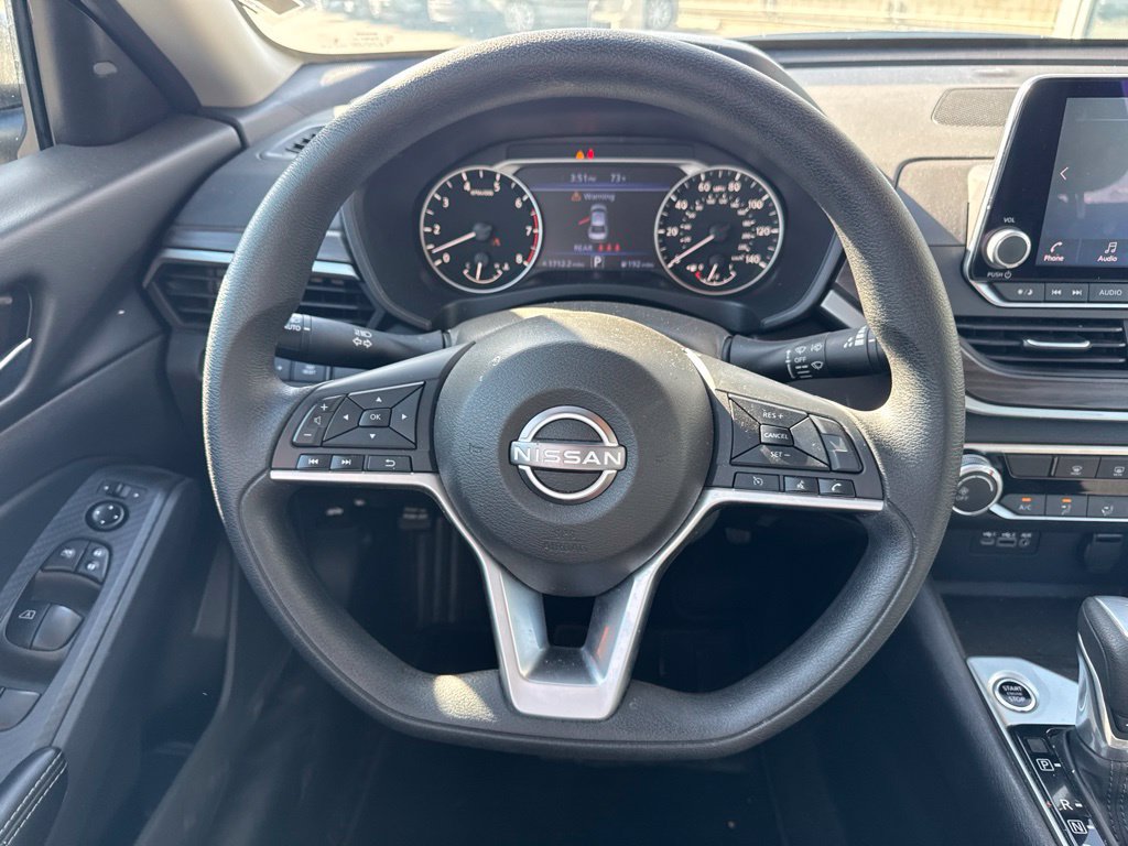 Used 2025 Nissan Altima 2.5 SV FWD image 13