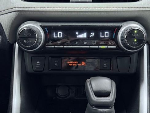 Used 2022 Toyota RAV4 XLE w/ XLE Grade Weather Package AWD/4WD image 34