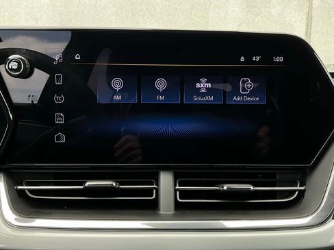 Used 2025 Chevrolet Trax LT image 29