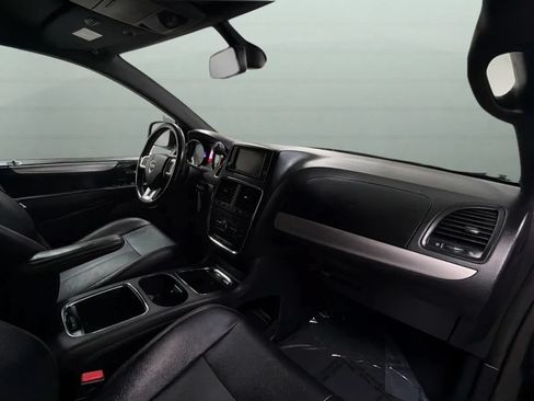 Used 2019 Dodge Grand Caravan GT FWD image 26
