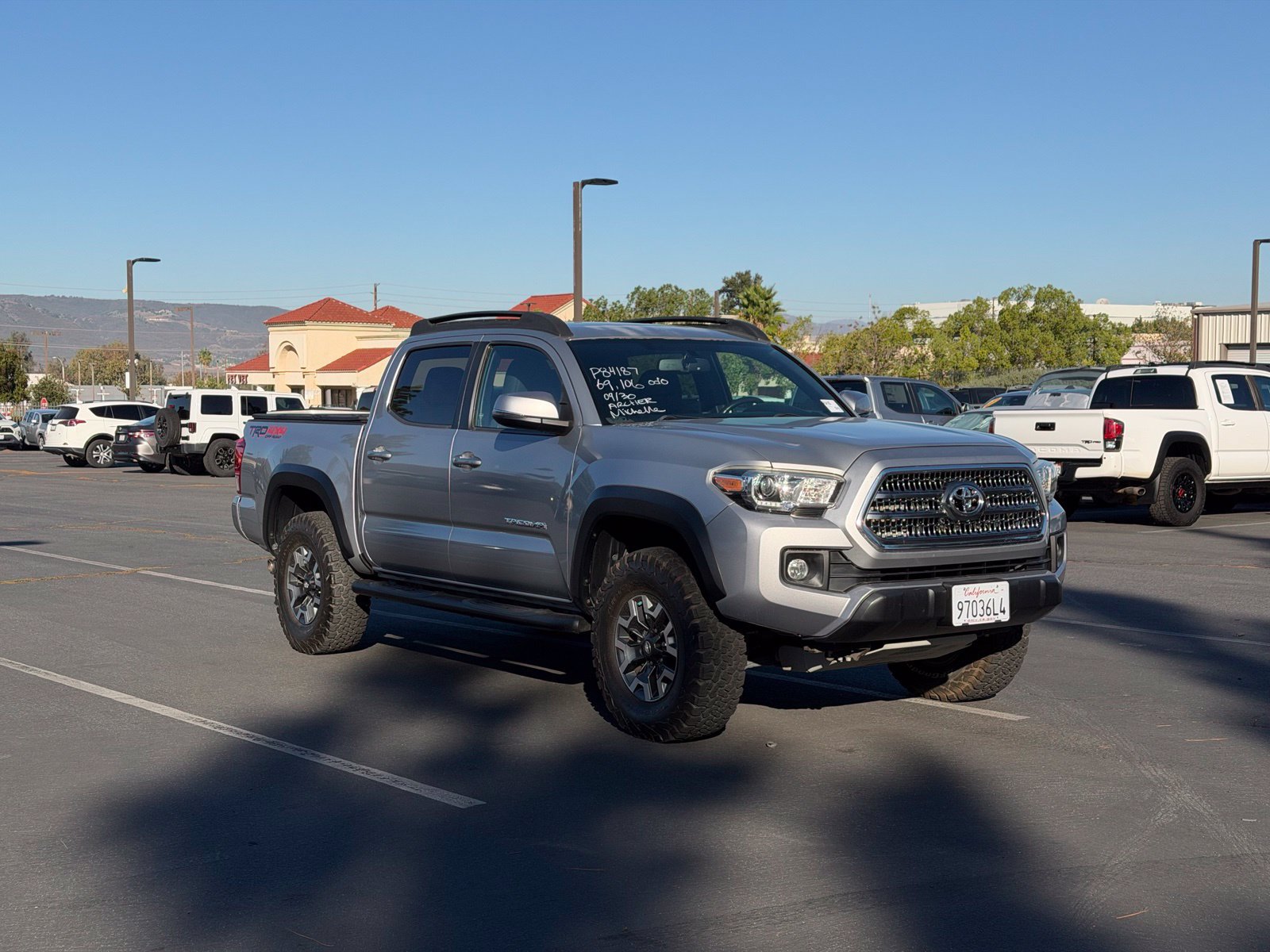 Used 2017 Toyota Tacoma TRD Off-Road AWD/4WD image 2