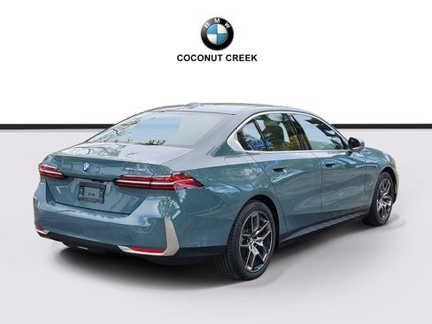 New 2026 BMW i5 eDrive40 w/ Premium Package RWD image 4