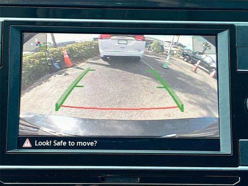 Used 2018 Volkswagen Tiguan S w/ Front Fog Lights Package image 14