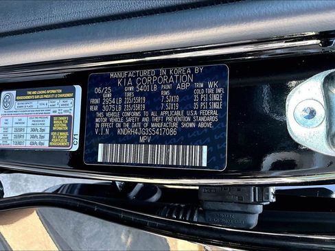 Used 2025 Kia Sorento EX image 19