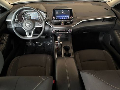 Used 2025 Nissan Altima 2.5 SV FWD image 33