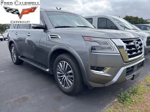 Used 2023 Nissan Armada SL RWD image 3