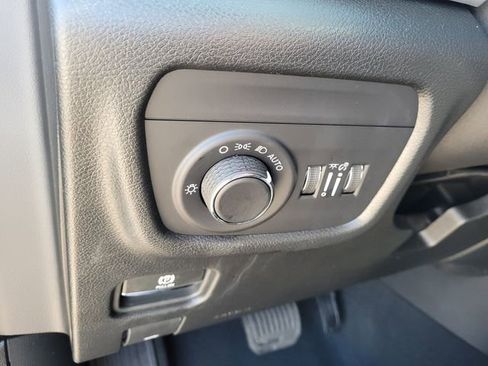 New 2025 Jeep Grand Cherokee Laredo w/ MOPAR Finishing Package RWD image 22