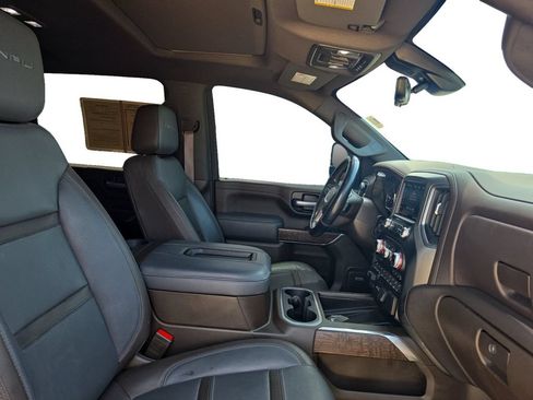 Used 2021 GMC Sierra 2500 Denali w/ Denali Black Diamond Edition AWD/4WD image 15