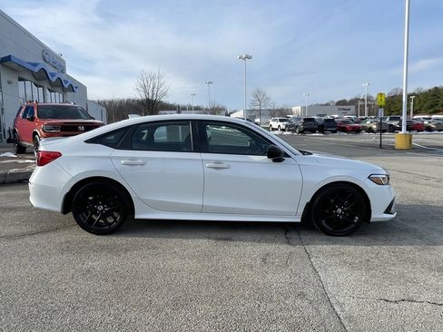Used 2023 Honda Civic Sport image 2